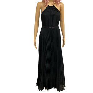 Crinckle black maxi with gold chain